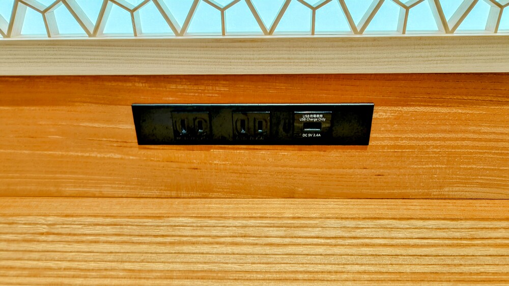 富山空港ラウンジ「らいちょう」内電源