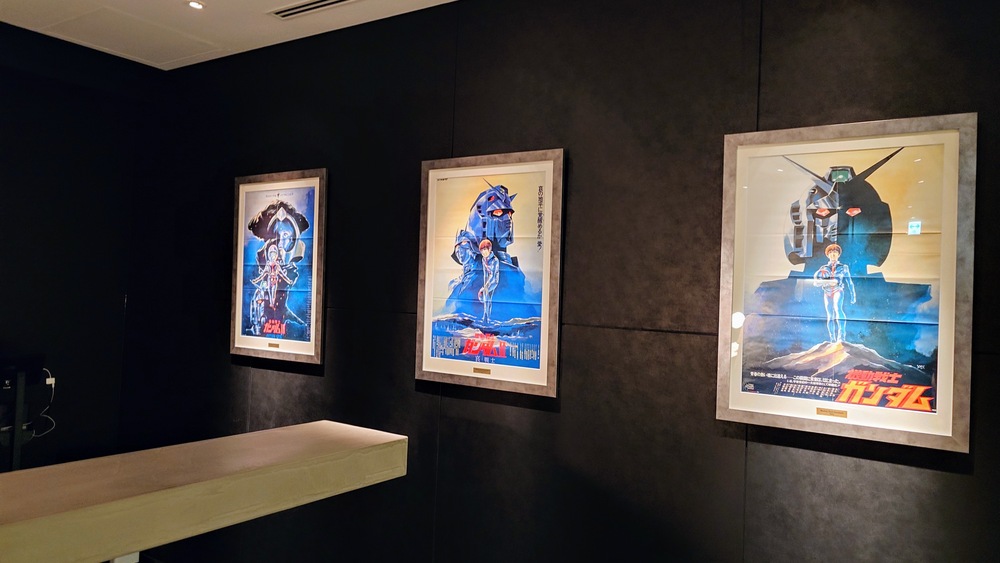 成田空港第2ターミナル ラウンジ『虚空 -KoCoo-(コクウ) 』ラウンジ受付 ガンダムポスター