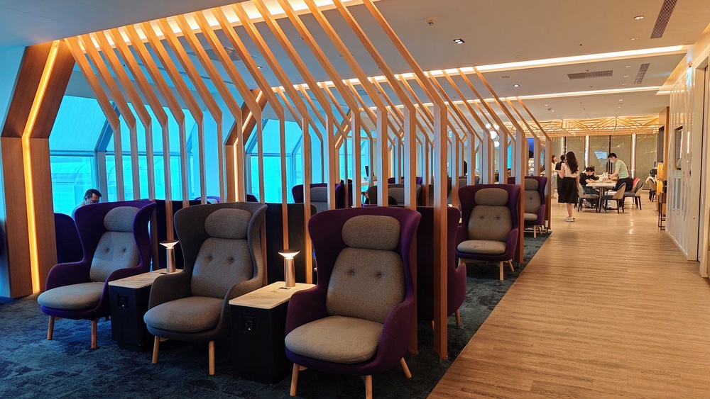 台湾桃園国際空港第2ターミナル「 Oriental Club Lounge」ラウンジ内概観