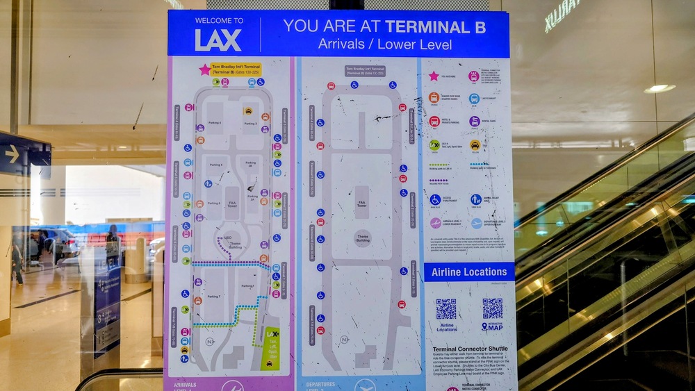 シャトルバス「LAX FlyAway」LAX空港内乗り場