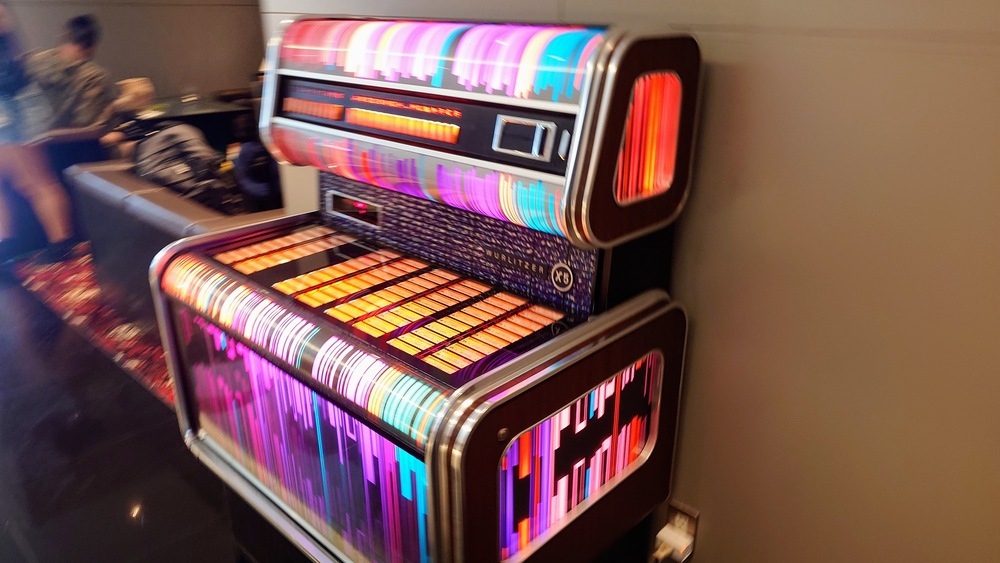 成田空港第2ターミナル　ラウンジ『虚空 -KoCoo-（コクウ） 』ジュークボックス