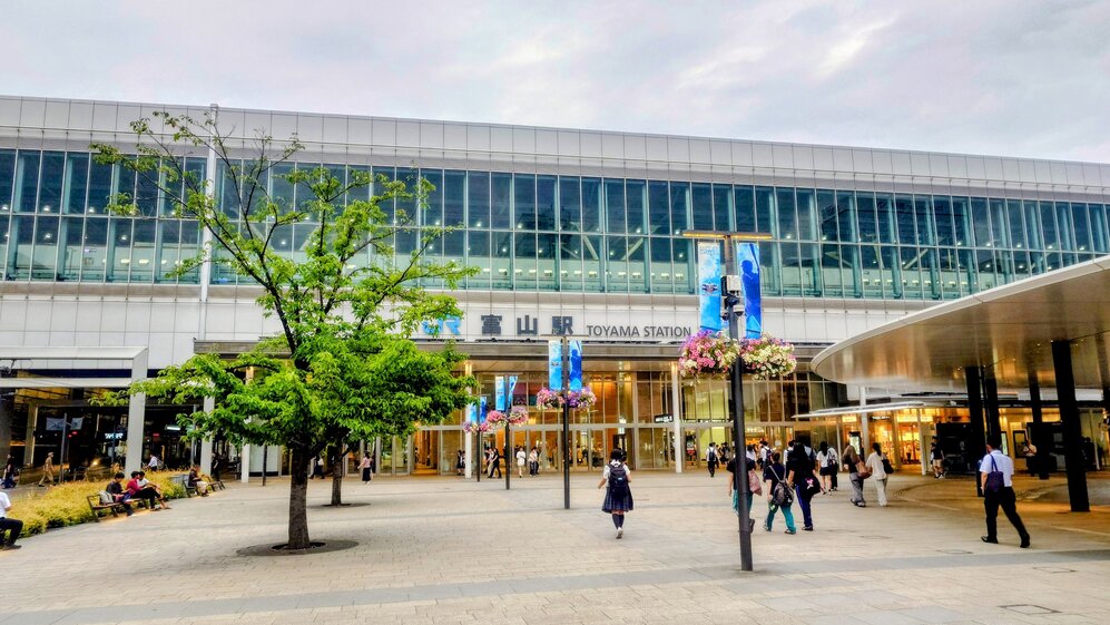 JR富山駅