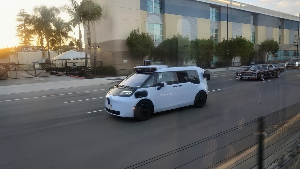 waymo　専用車両Ojai